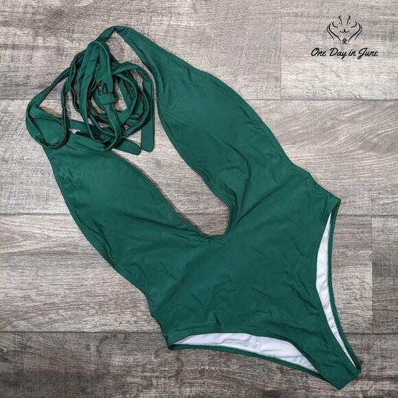 Sweatyrocks Deep V Strappy One Piece Swimsuit Size L - Picture 1 of 3
